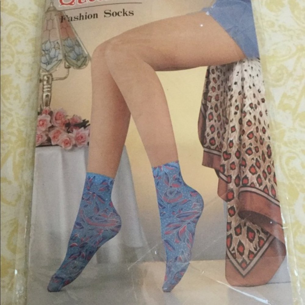 Queentex Blue Socks With Pink & Blue Pretty Flower